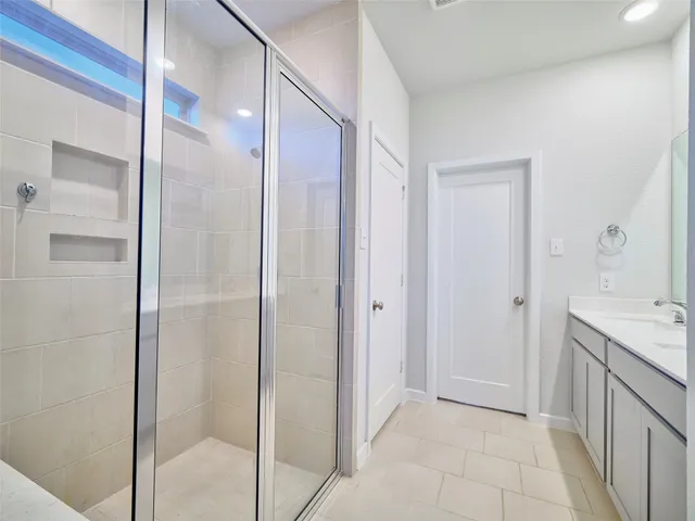 $400,000 | 400 Beken Cove Lane, La Porte, TX 77571