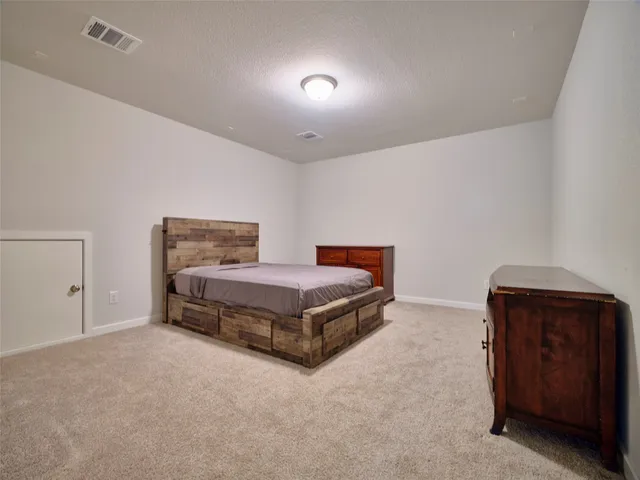 $400,000 | 400 Beken Cove Lane, La Porte, TX 77571