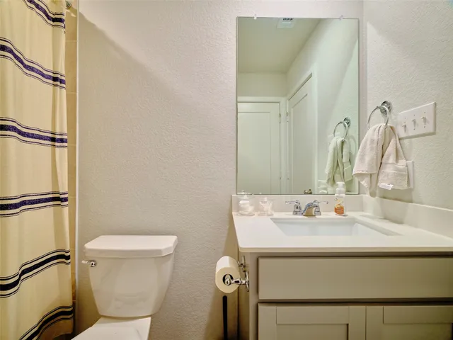 $400,000 | 400 Beken Cove Lane, La Porte, TX 77571