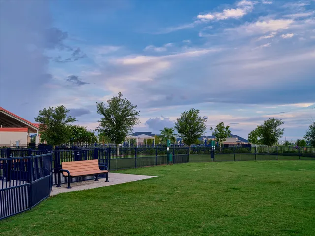 $400,000 | 400 Beken Cove Lane, La Porte, TX 77571