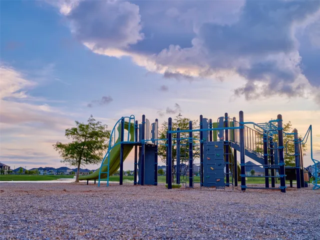 $400,000 | 400 Beken Cove Lane, La Porte, TX 77571