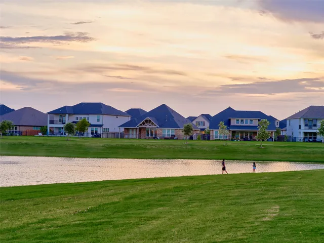 $400,000 | 400 Beken Cove Lane, La Porte, TX 77571