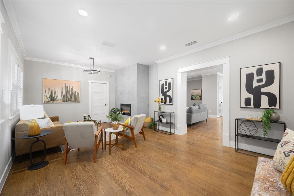 813 Elsbeth Street Dallas, TX 75208 - Photo 11 of 35