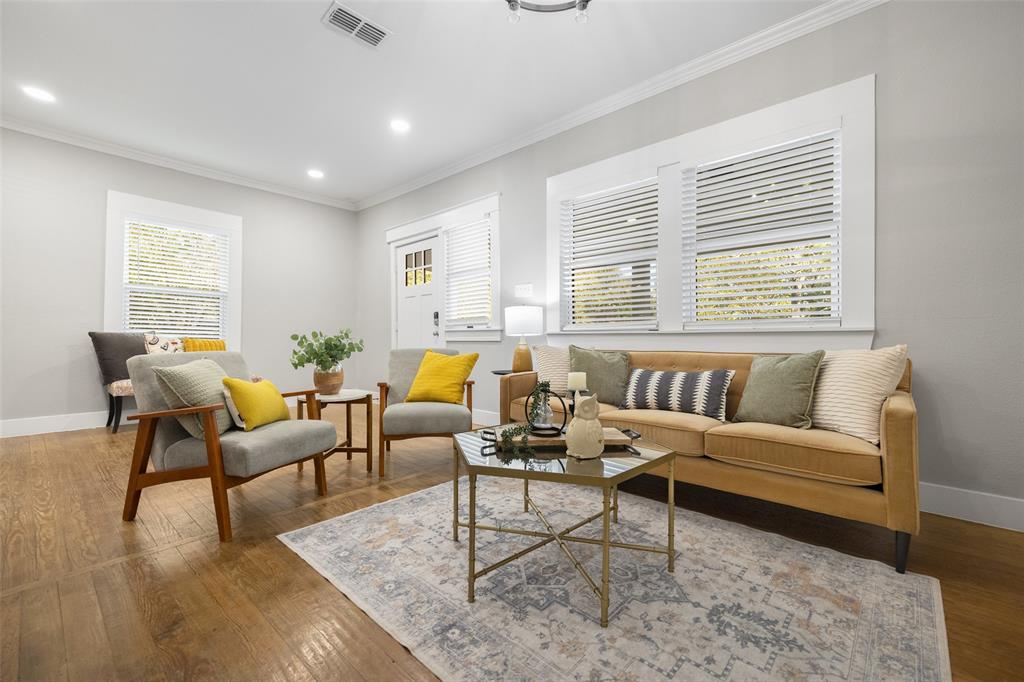 813 Elsbeth Street Dallas, TX 75208 - Photo 12 of 35