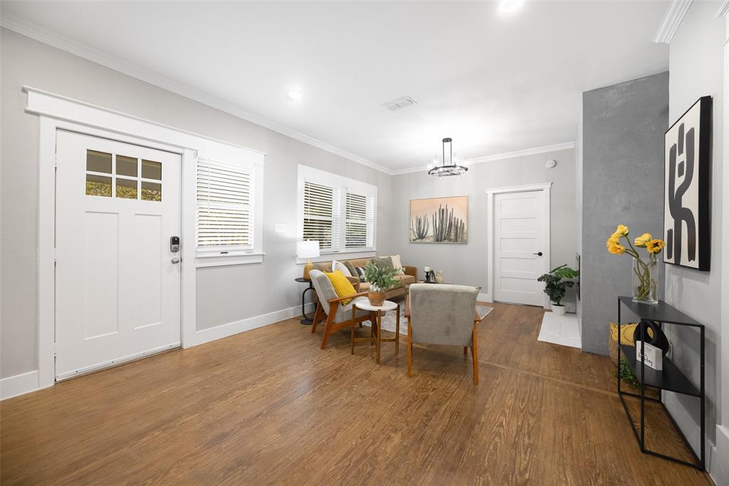813 Elsbeth Street Dallas, TX 75208 - Photo 16 of 35 Beautiful Original Hardwood Floors