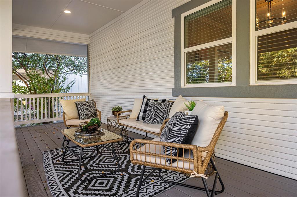 813 Elsbeth Street Dallas, TX 75208 - Photo 4 of 35 Spacious Front Porch