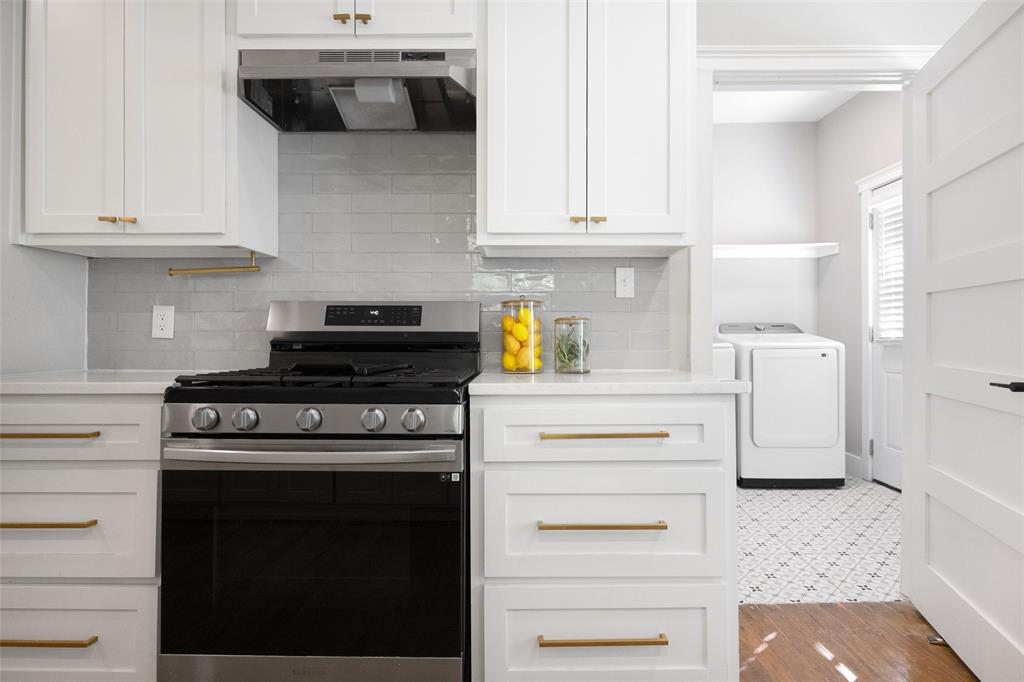 813 Elsbeth Street Dallas, TX 75208 - Photo 10 of 35