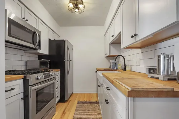 $247,000 | 118 Evelyn Lane, Unit H, Lake Geneva, WI 53147