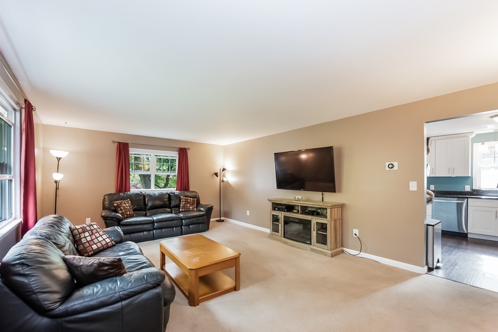 14 Molloy Road Georgetown, MA 01833 - Photo 5 of 24 Gallery Image 5