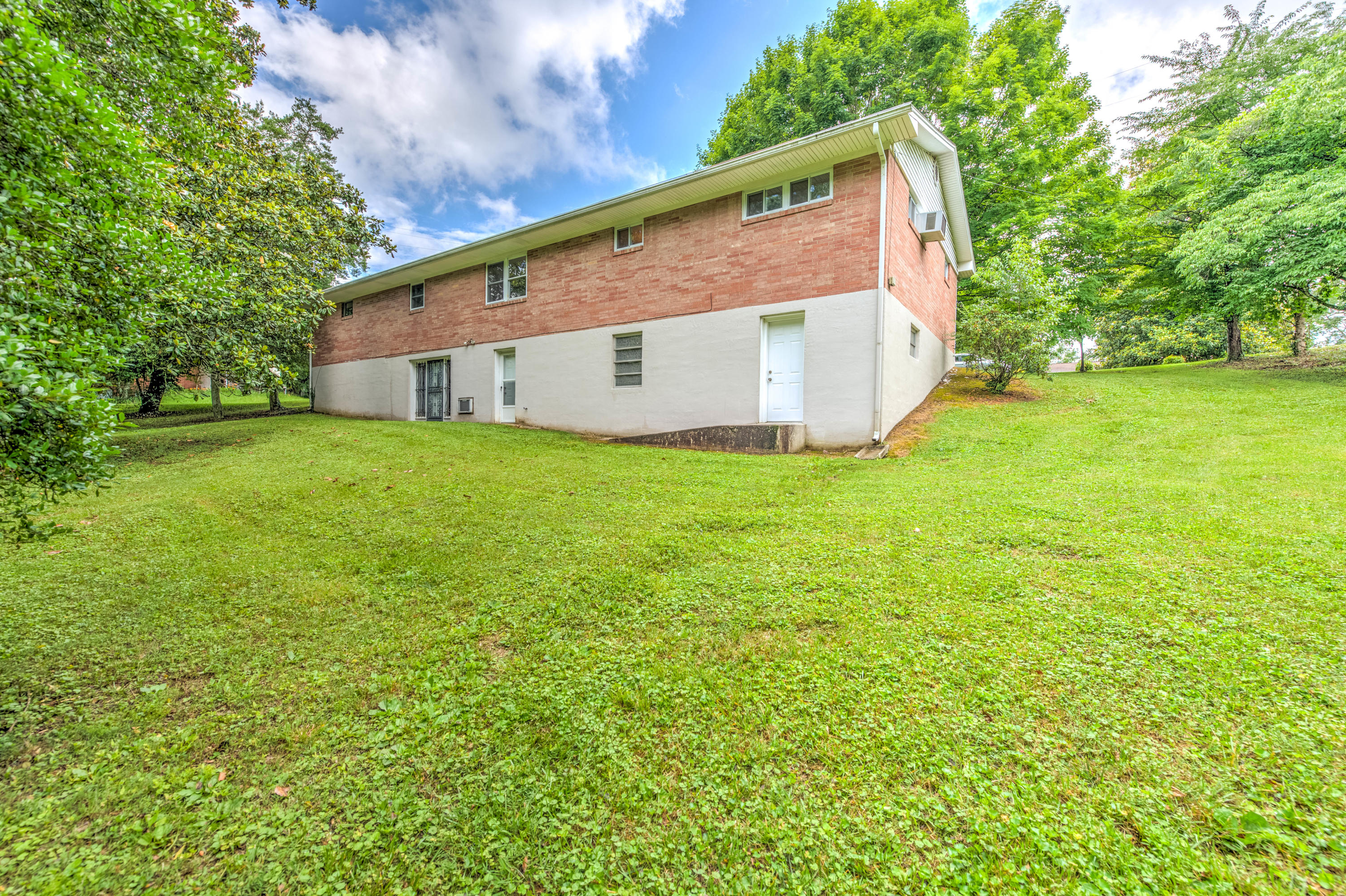 171 North Seneca Road Oak Ridge, TN 37830 - Photo 26 of 27 Back of home