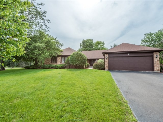 3 Trent Road Hawthorn Woods, IL 60047 - Photo 1 of 25