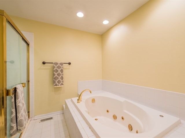 3 Trent Road Hawthorn Woods, IL 60047 - Photo 16 of 25