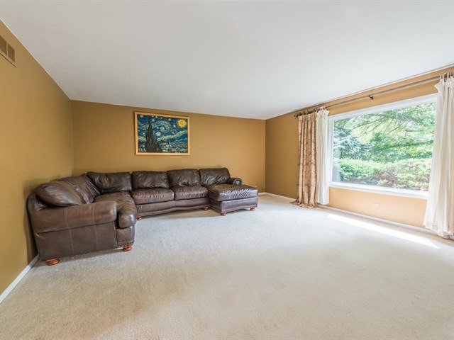 3 Trent Road Hawthorn Woods, IL 60047 - Photo 7 of 25
