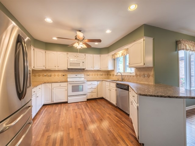 3 Trent Road Hawthorn Woods, IL 60047 - Photo 10 of 25