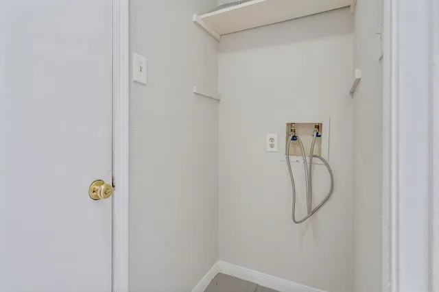 a view of a storage & utility room