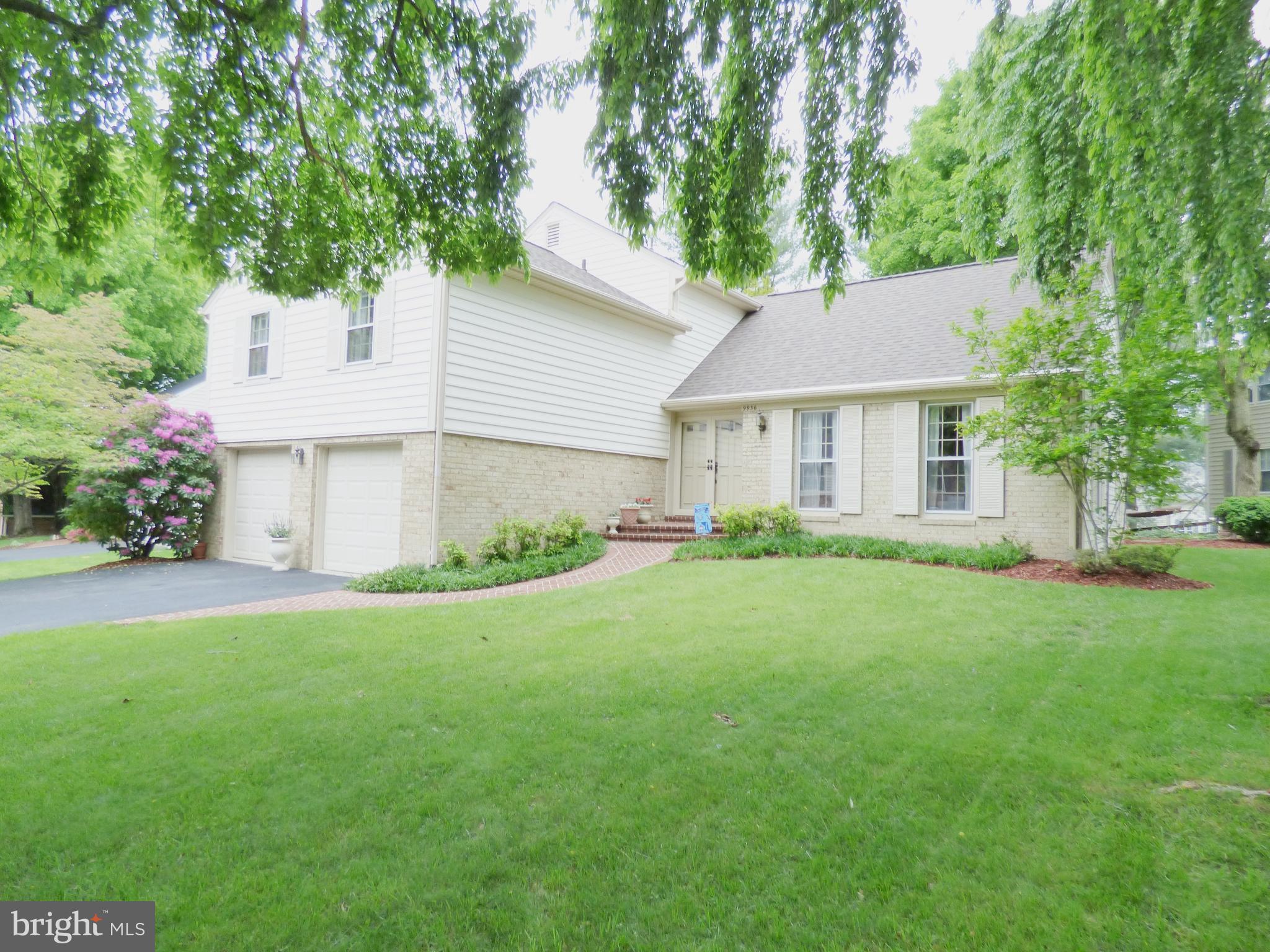 9936 Dellcastle Road Gaithersburg, MD 20886 - Photo 1 of 30 Exterior (Front)