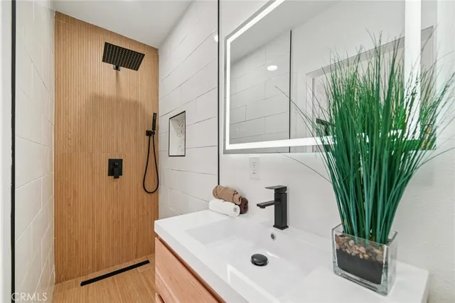 $939,000 | 1205 English Street, Santa Ana, CA 92703