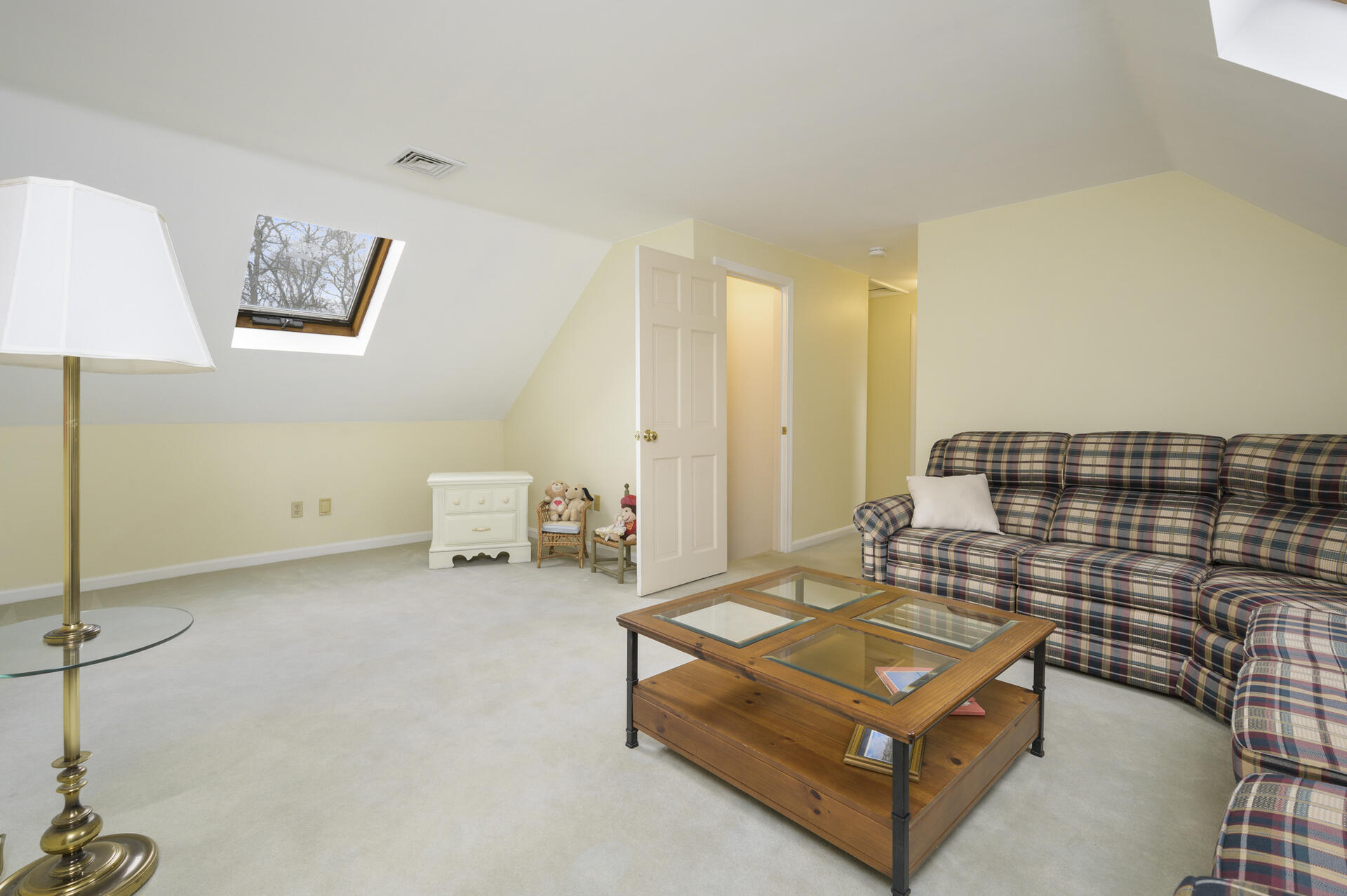 21 Fair Oaks Road Centerville, MA 02632 - Photo 25 of 34 016-photo-family-room-8995231