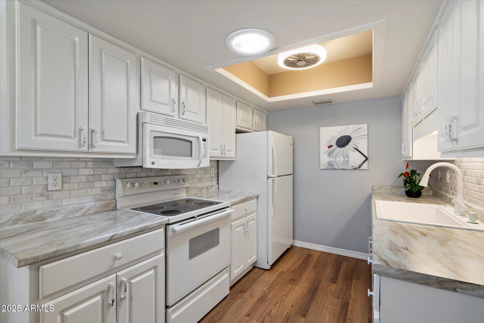 9666 West Mountain View Road, Unit A Peoria, AZ 85345 - Photo 6 of 22 Newly Remodeled Kitchen