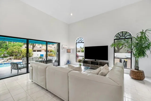 $5,500 | 3548 Ensign Circle, Delray Beach, FL 33483