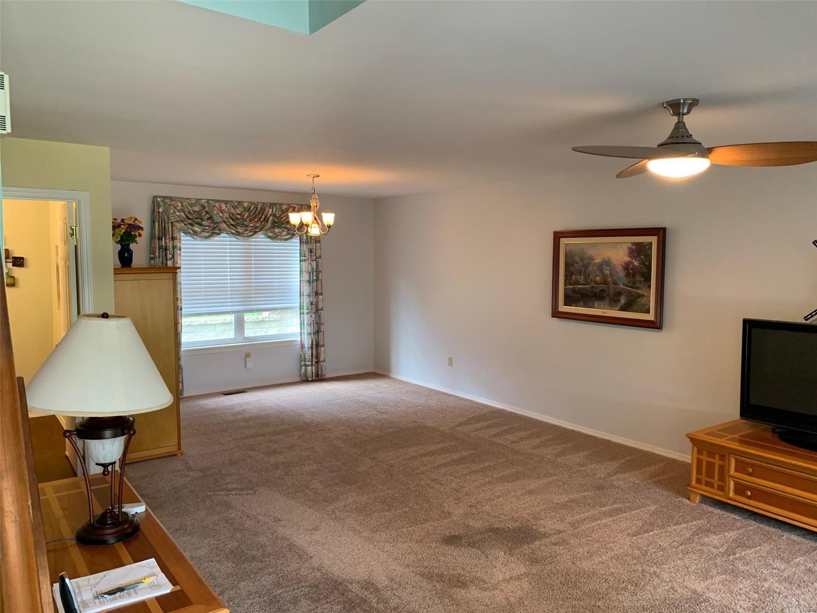 421 Arbor Spring Drive Ballwin, MO 63021 - Photo 10 of 29