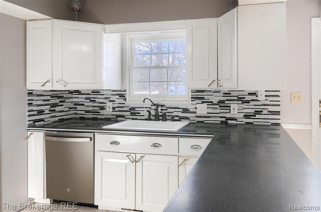 7405 Calkins Road Flint, MI 48532 - Photo 11 of 44