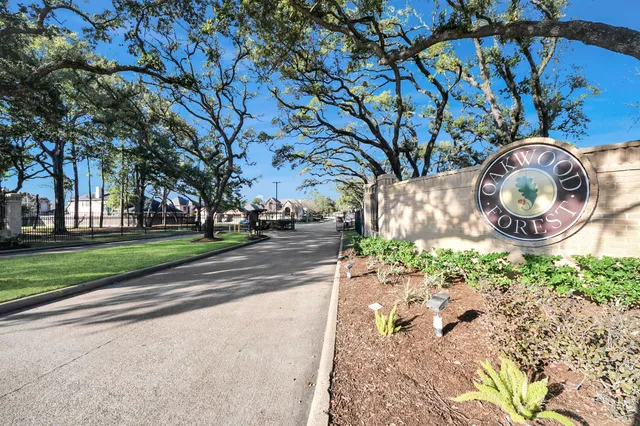 $334,500 | 8047 Oakwood Garden Street, Houston, TX 77040