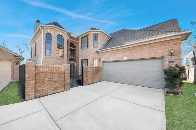 $334,500 | 8047 Oakwood Garden Street, Houston, TX 77040