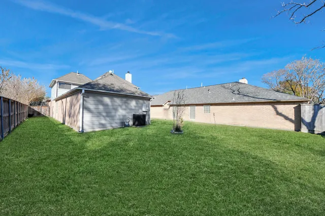 $334,500 | 8047 Oakwood Garden Street, Houston, TX 77040