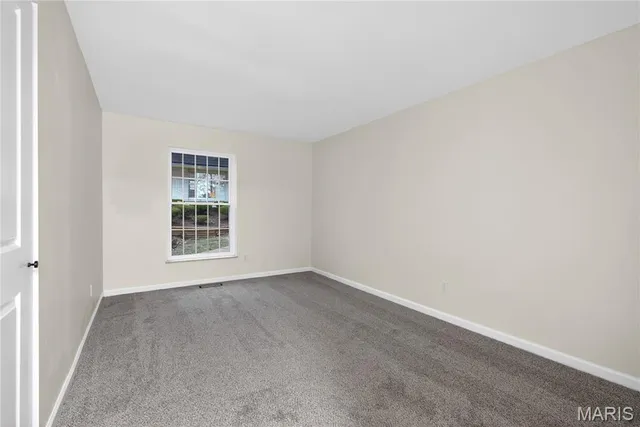 $99,900 | 4392 Chateau De Ville Drive, Unit A, St. Louis, MO 63129