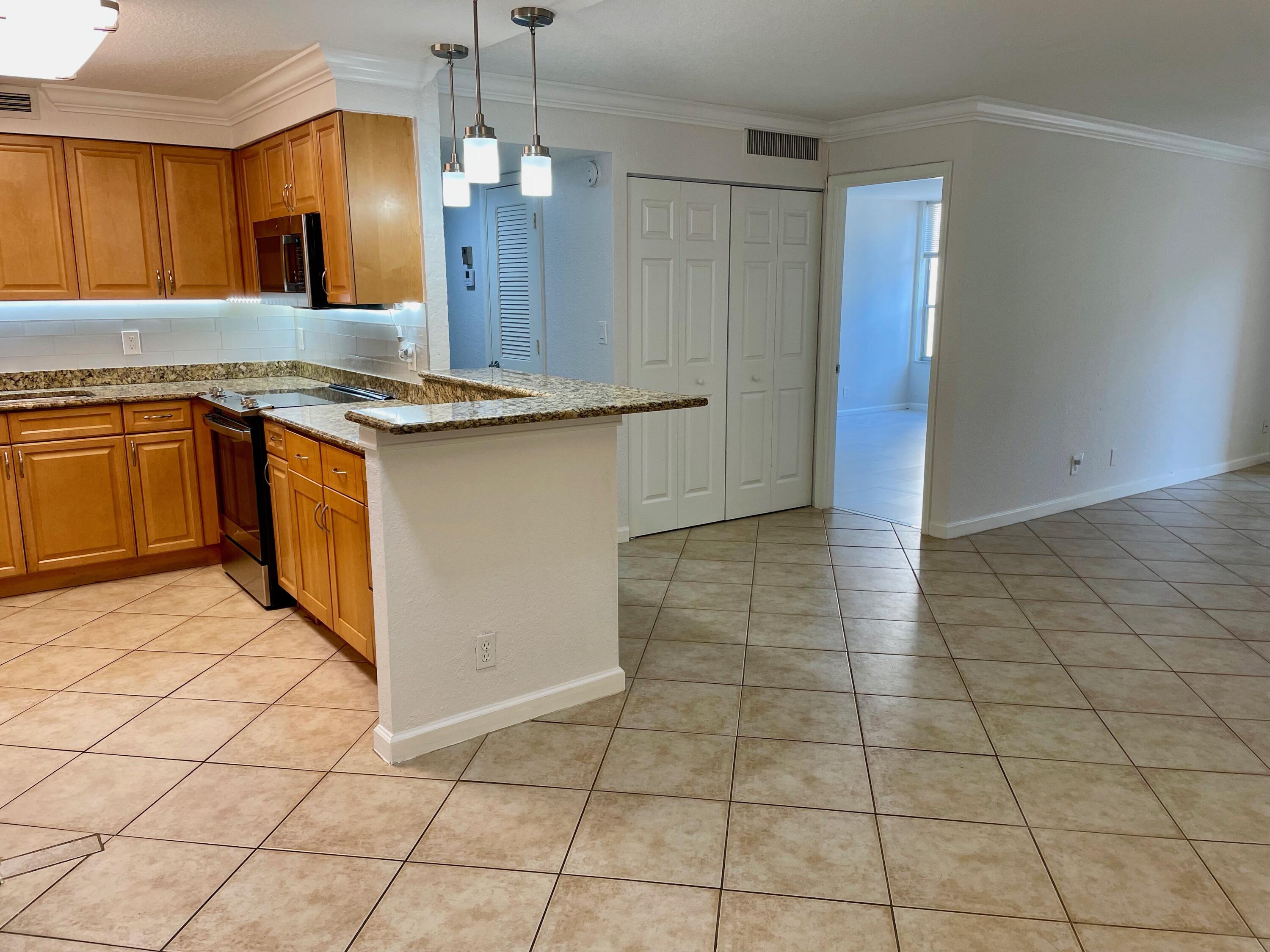 1000 Spanish River Road, Unit 2N Boca Raton, FL 33432 - Photo 14 of 58 IMG_2503