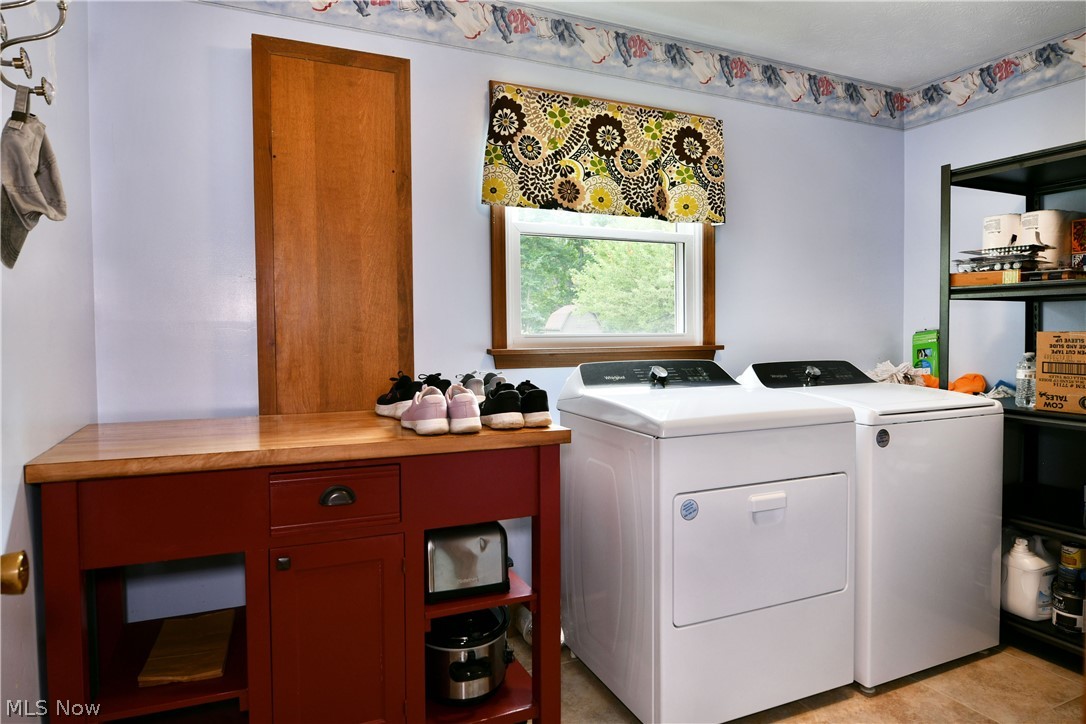 8930 Echo Lake Road Northeast Warren, OH 44484 - Photo 24 of 46 first floor laundy