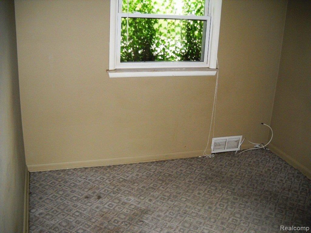 3618 Rockingham Road Royal Oak, MI 48073 - Photo 8 of 11 Bedroom 1