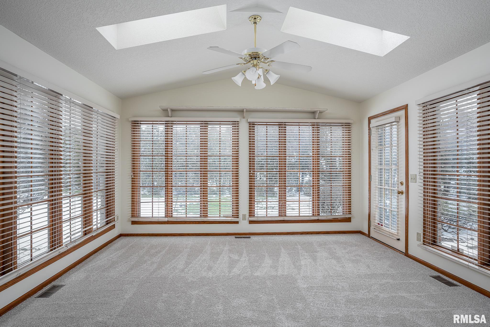6650 James Road Bettendorf, IA 52722 - Photo 12 of 32 Gallery Image 12