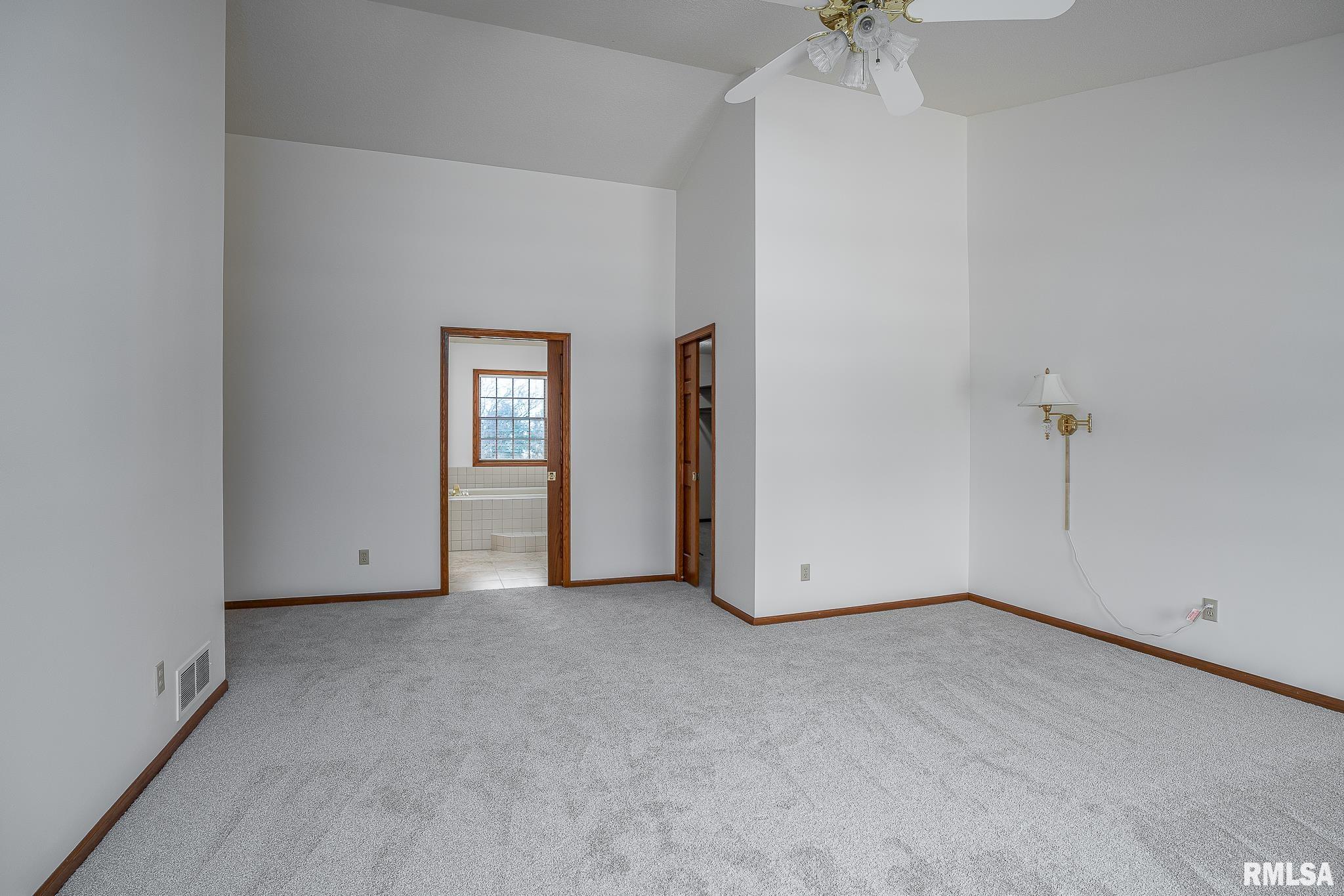 6650 James Road Bettendorf, IA 52722 - Photo 17 of 32 Gallery Image 17