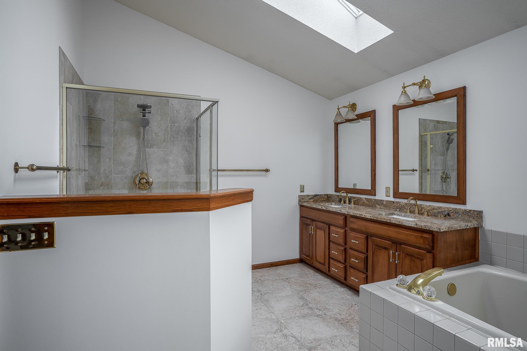 6650 James Road Bettendorf, IA 52722 - Photo 18 of 32 Gallery Image 18