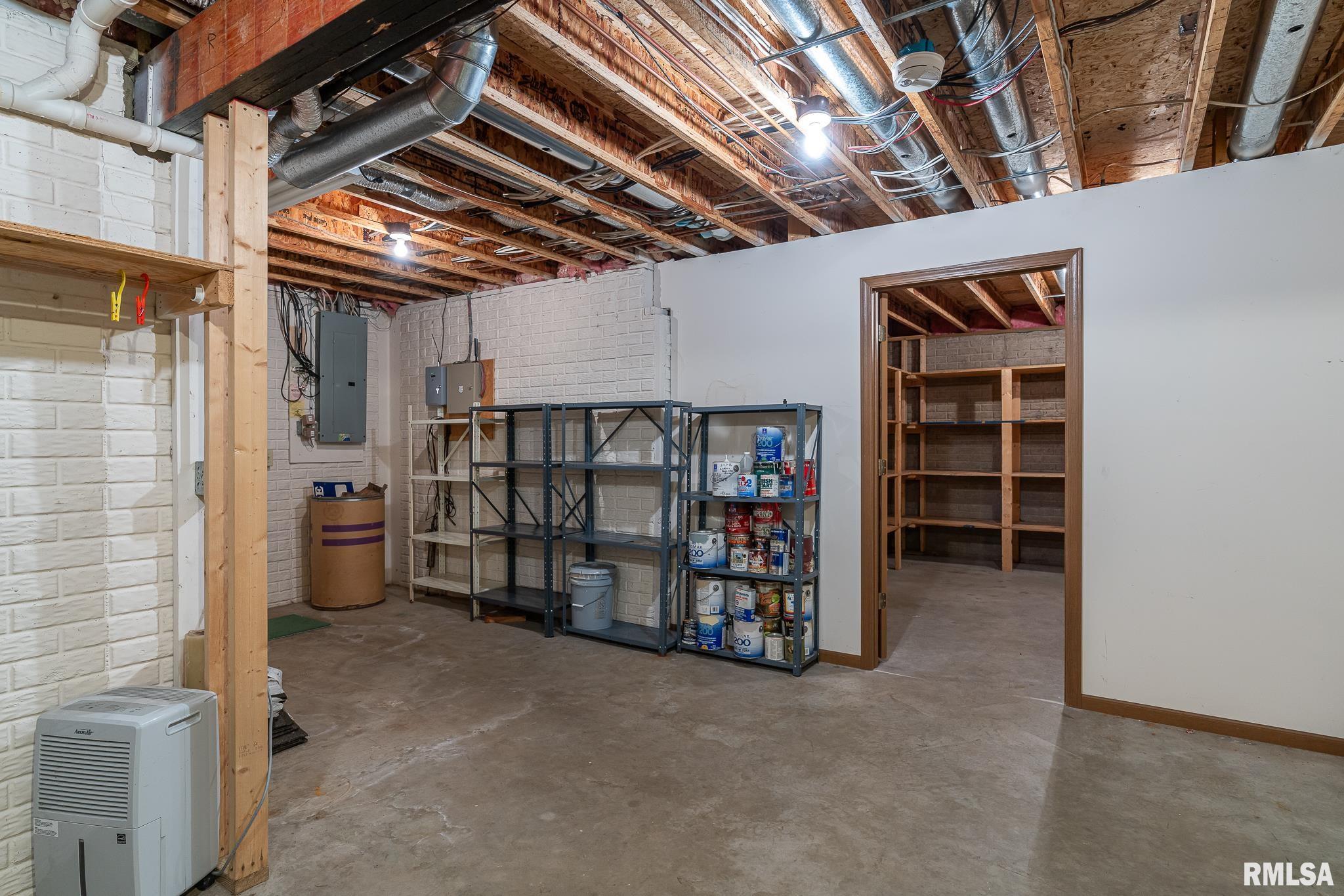 6650 James Road Bettendorf, IA 52722 - Photo 30 of 32 Gallery Image 30