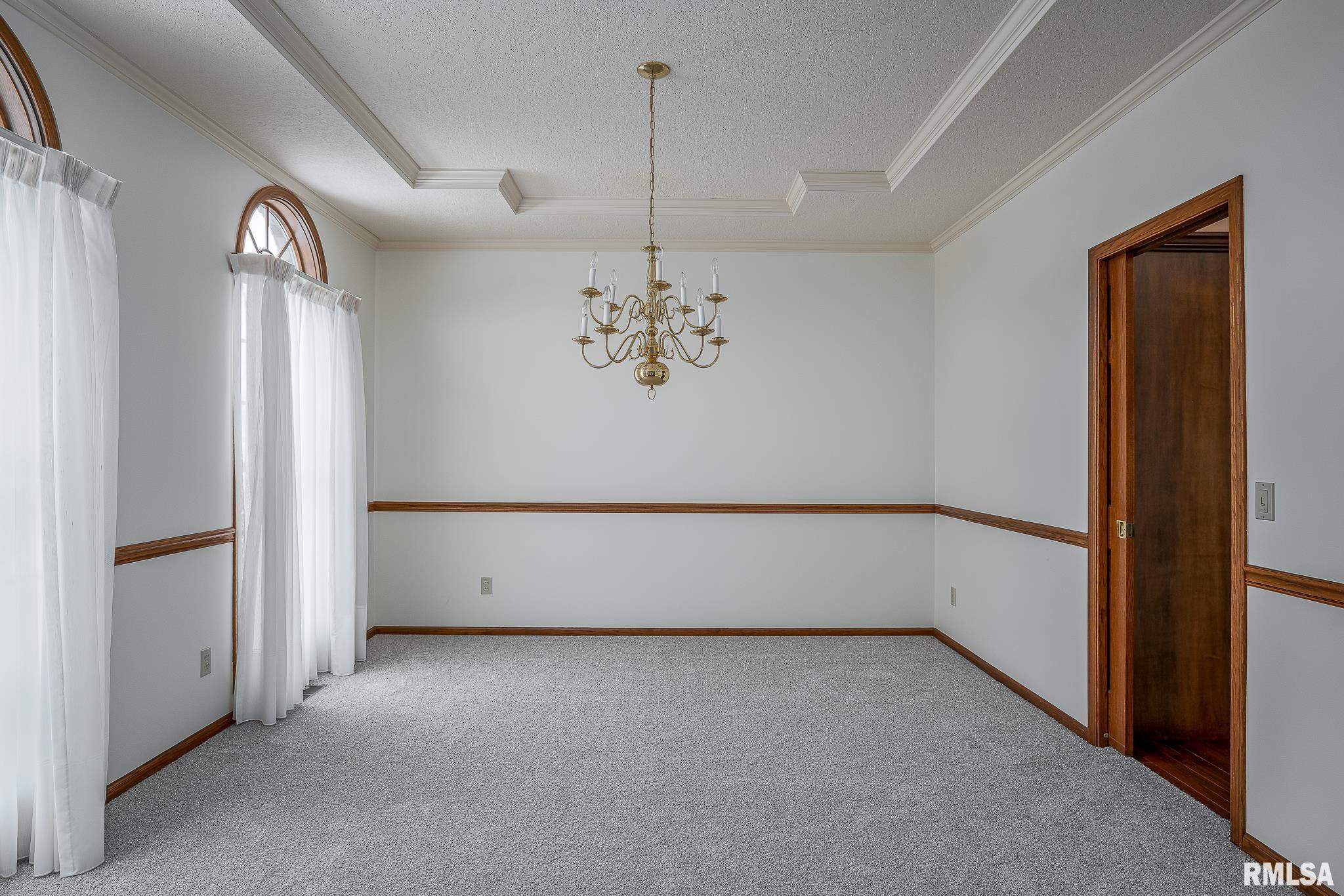 6650 James Road Bettendorf, IA 52722 - Photo 6 of 32 Gallery Image 6