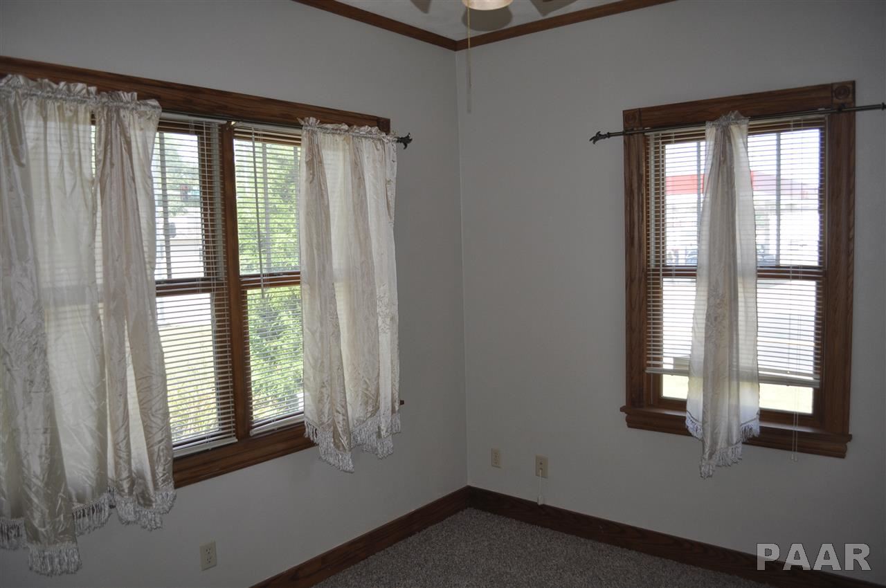4236 North Prospect Road Peoria, IL 61603 - Photo 12 of 33