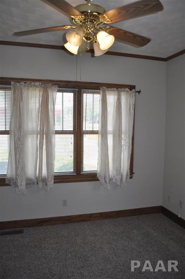 4236 North Prospect Road Peoria, IL 61603 - Photo 13 of 33