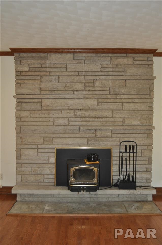 4236 North Prospect Road Peoria, IL 61603 - Photo 3 of 33