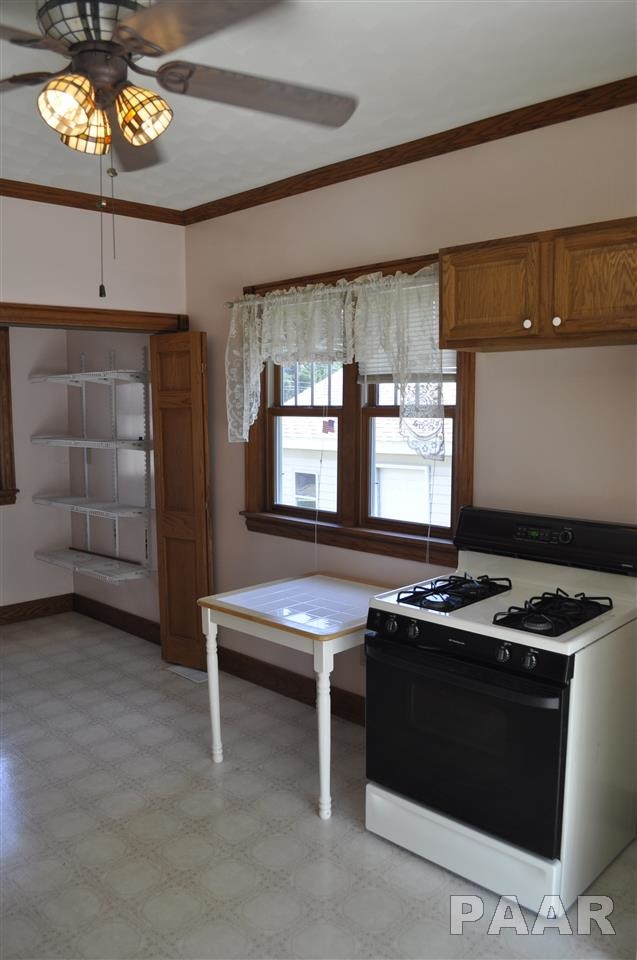 4236 North Prospect Road Peoria, IL 61603 - Photo 7 of 33