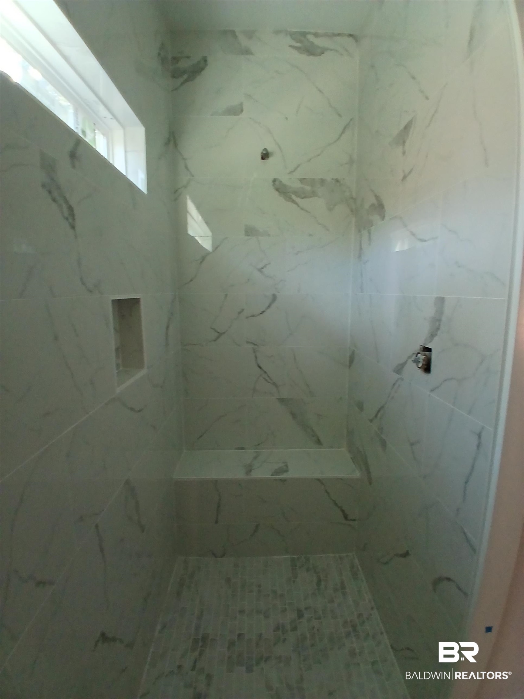 2721 Manuel Drive Lillian, AL 36549 - Photo 4 of 9 Walk-in with bench