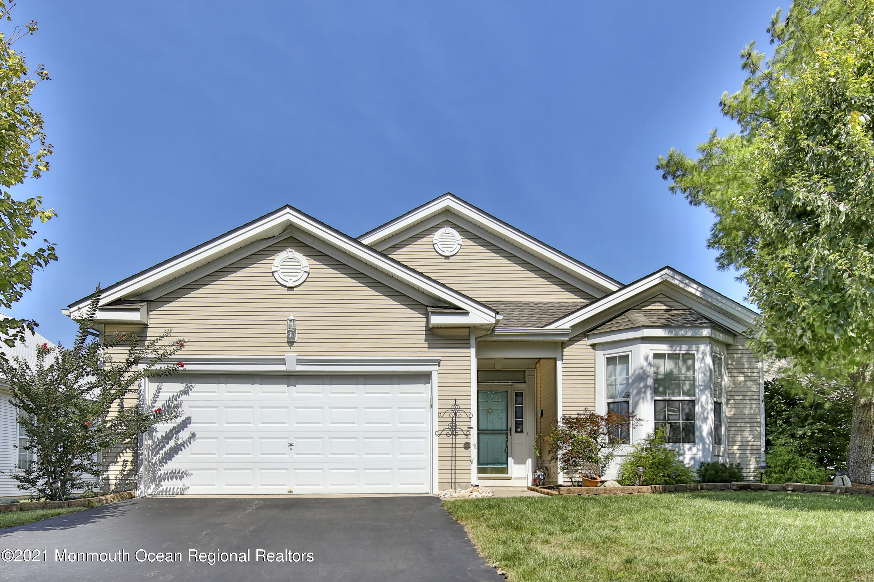 15 Edgewater Path Barnegat, NJ 08005 - Photo 1 of 23 8K6A9920