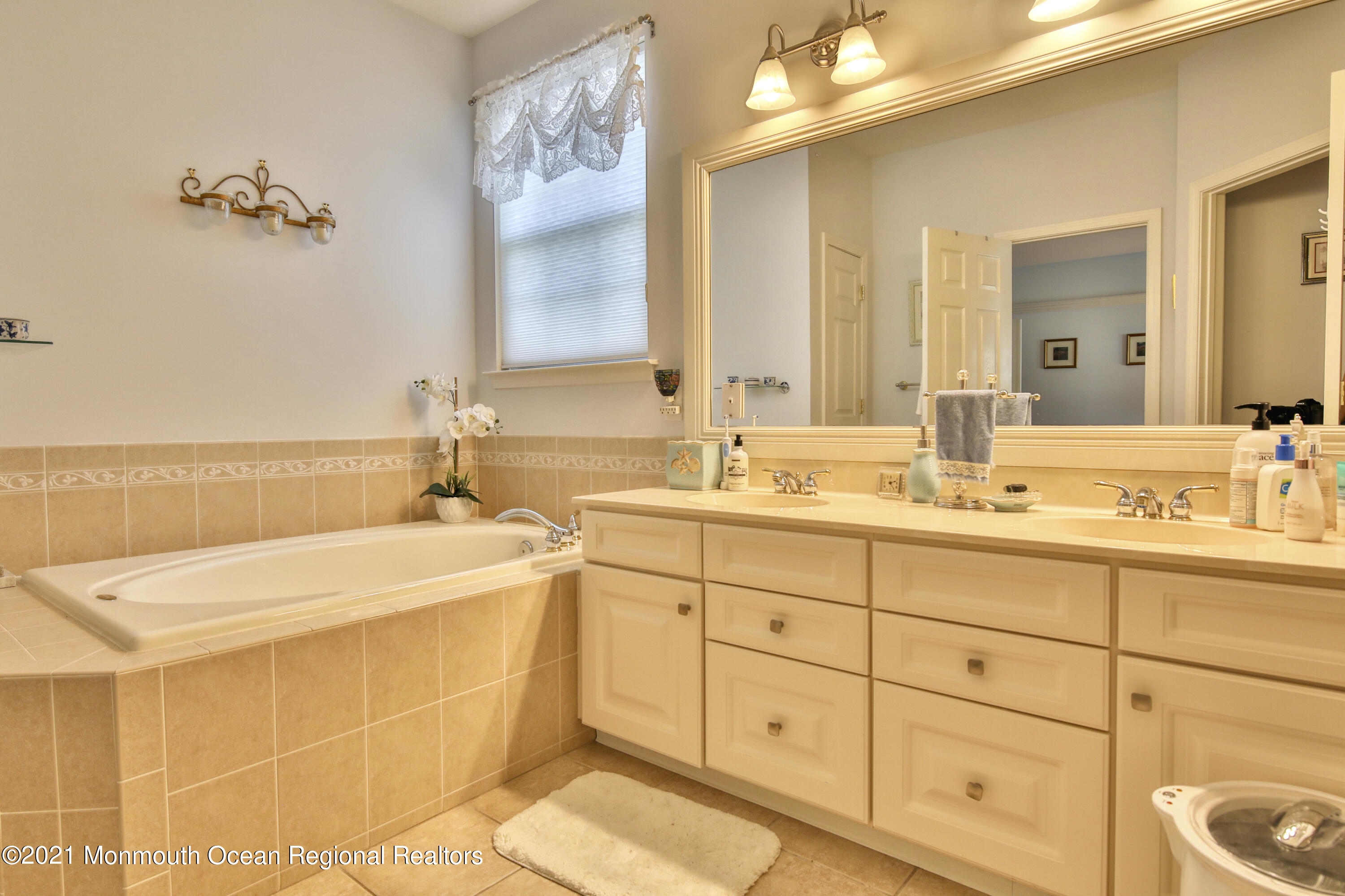 15 Edgewater Path Barnegat, NJ 08005 - Photo 14 of 23 8K6A9904