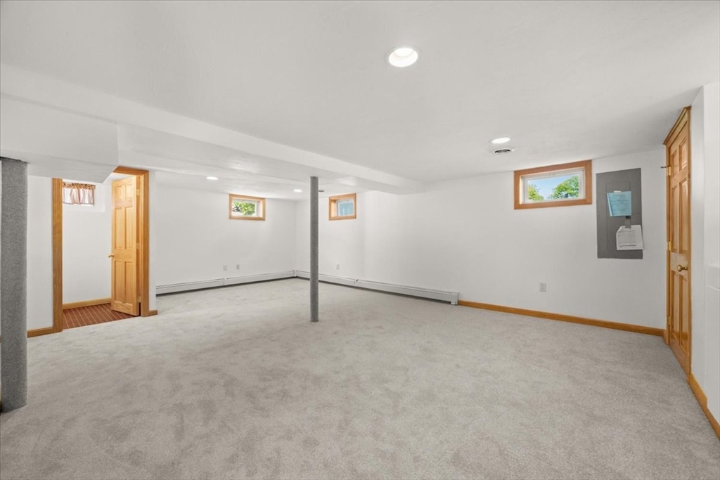 3 Selwyn Road Braintree, MA 02184 - Photo 22 of 42