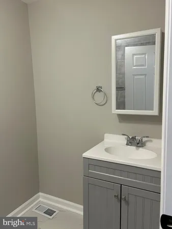 $1,300 | 720 North Port Street, Baltimore, MD 21205