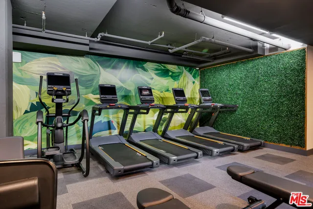 $2,430 | 800 Western Avenue, Unit 712, Los Angeles, CA 90005