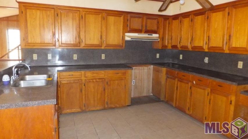 23655 Ira Taylor Road Livingston, LA 70754 - Photo 3 of 10