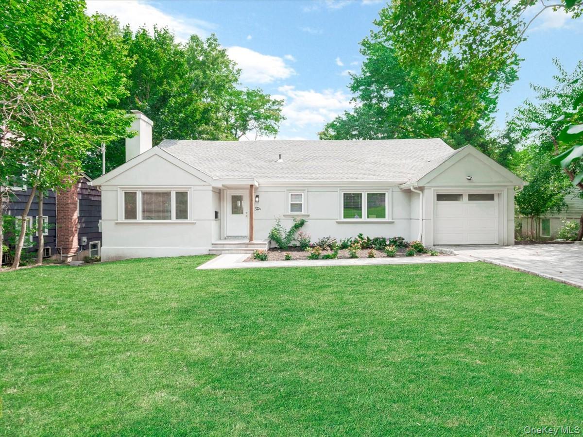 10 West Terrace Road Great Neck, NY 11023 - Photo 2 of 35 Gallery Image 2